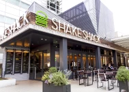 Shake Shack第二季度:增长前景和业务表现洞察